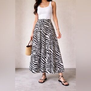 NWT S-DEER Zebra Print Women's Skirt .. Size Medium